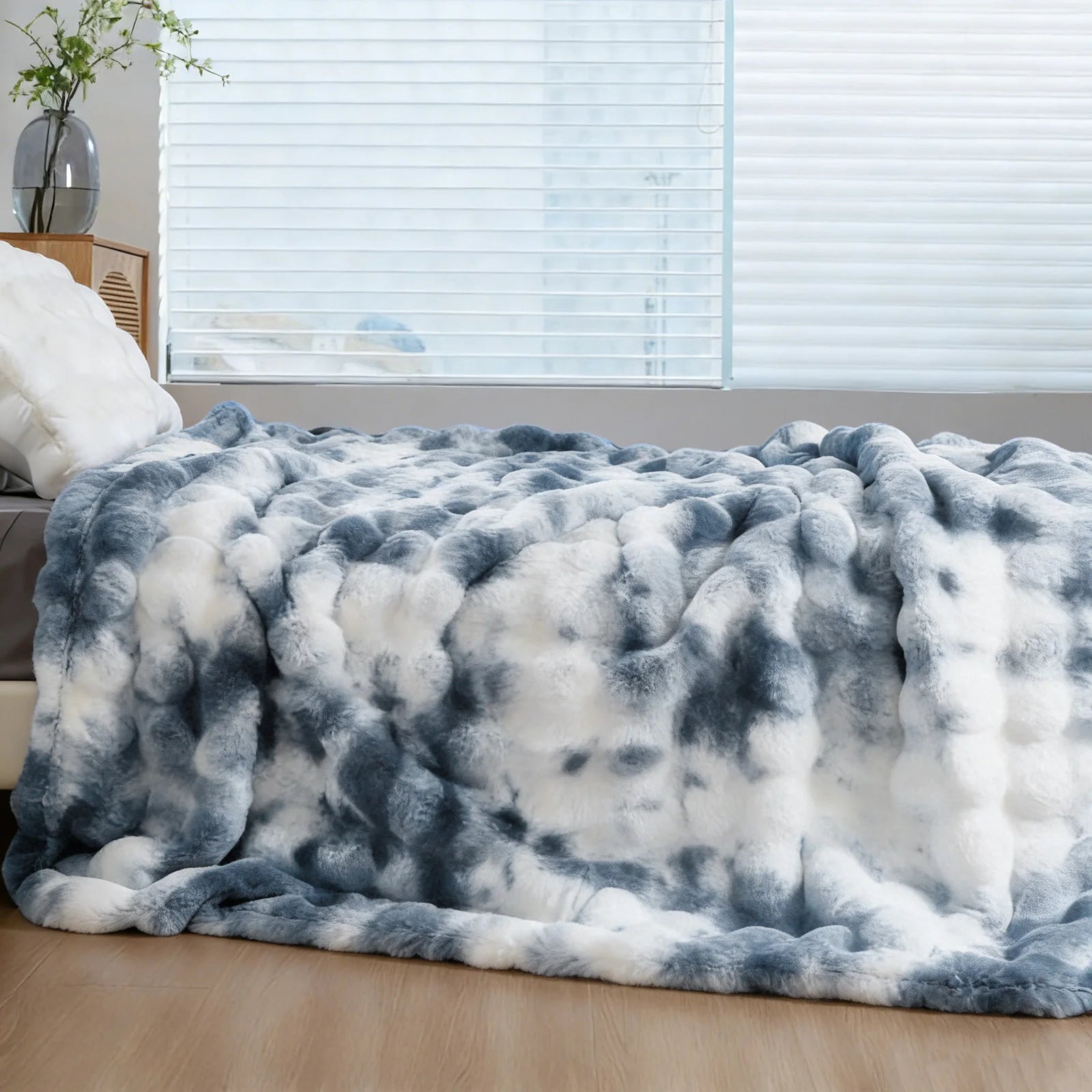 Soft Cozy Faux Fur Rabbit Blanket, Warm, Classic