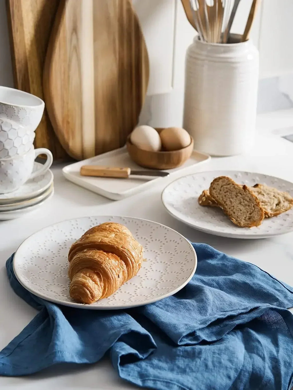 Dinnerware Sets 12 PCS, Ceramic Plates and Bowls Set (10" Dinner Plate + 8" Salad Dish + 26 oz