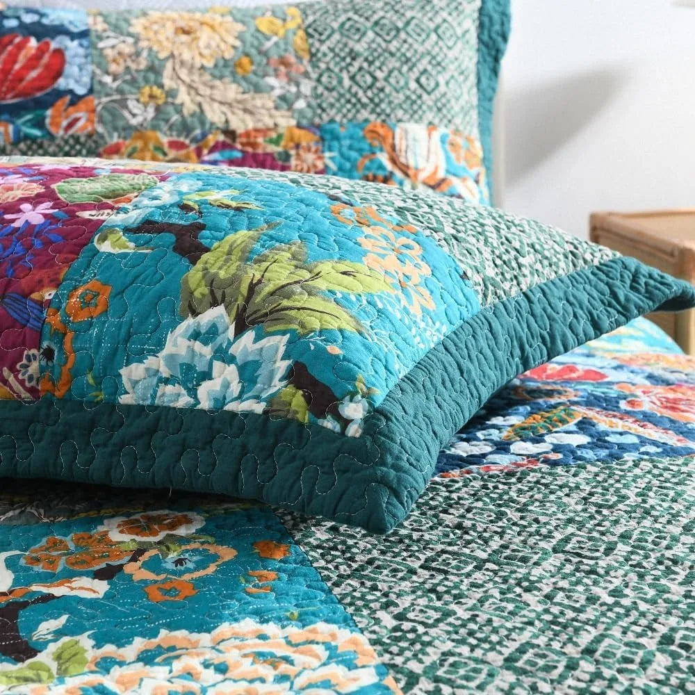 Vintage Patchwork Cotton Bedspread, Reversible Floral Quilt Set, Queen Size
