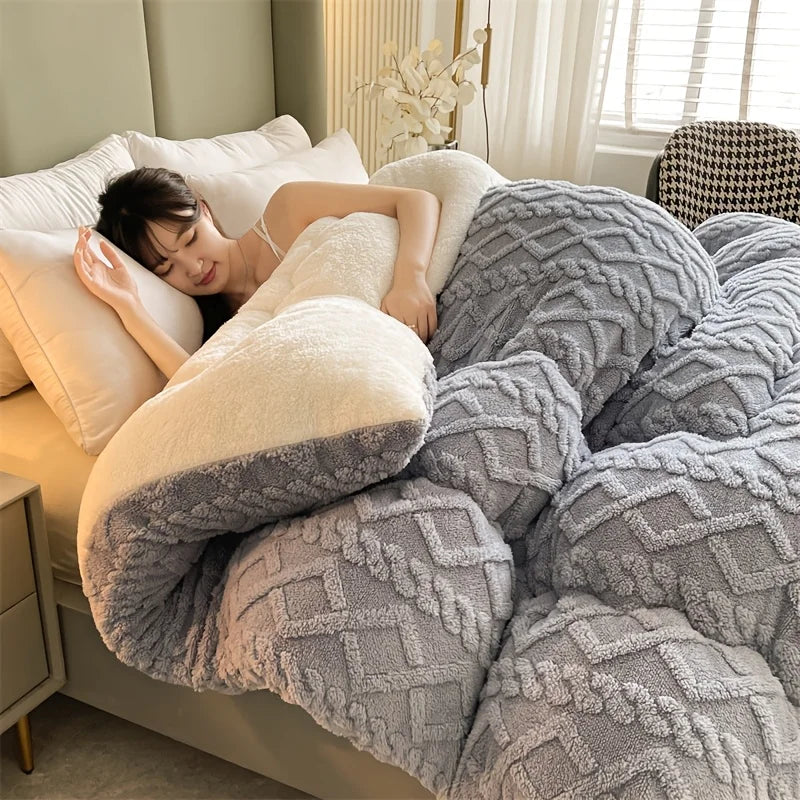Premium Taffeta Comforter, Plush And Cozy,, Made from High-Quality Polyester, Filled with 100% Microfiber(Includes 1 Comforter Included)