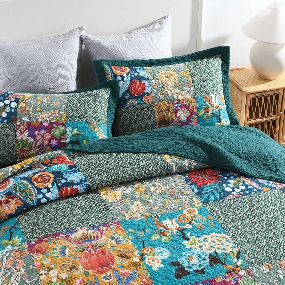 Vintage Patchwork Cotton Bedspread, Reversible Floral Quilt Set, Queen Size